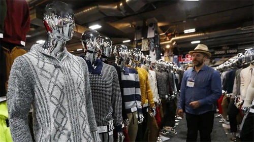 美國(guó)服裝零售暴漲727%背后 紡企“聞風(fēng)而動(dòng)”搶抓外貿(mào)復(fù)蘇新機(jī)遇
